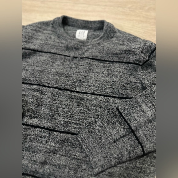 Super soft charcoal striped tight knit sweater so cozy - Picture 7 of 7